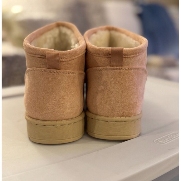 NEW SO Pink Lupita Short Boots Sz 9 Women Cozy Comfy Warm Outside - Picture 8 of 14